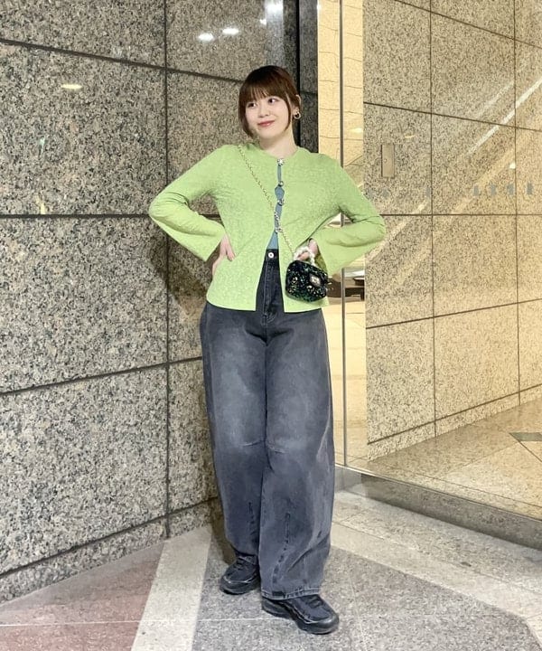 田中 里実さんの「BEAMS WOMEN｜デニム バレル パンツ」を使ったコーディネート