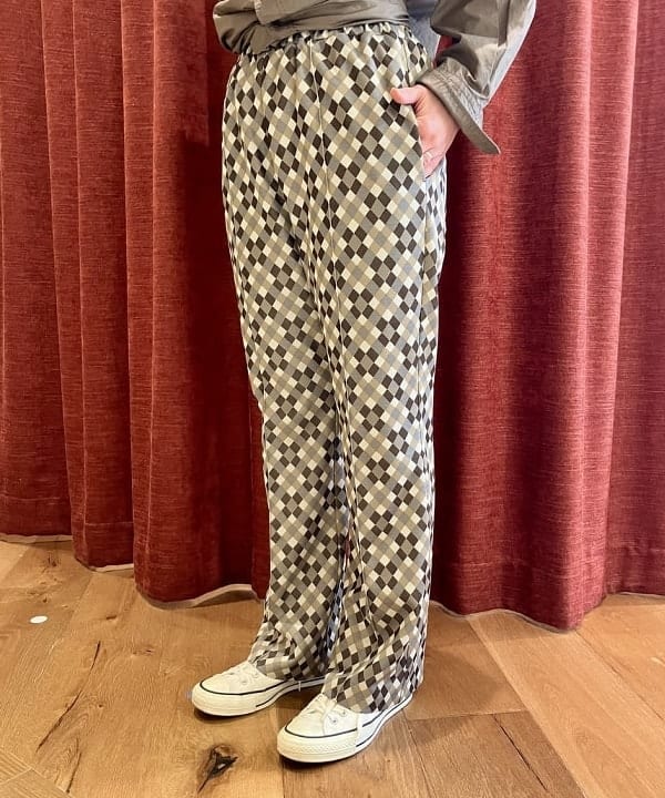 すぎやま えみさんの「ポリエステル ジャカード パンツ」を使ったコーディネート