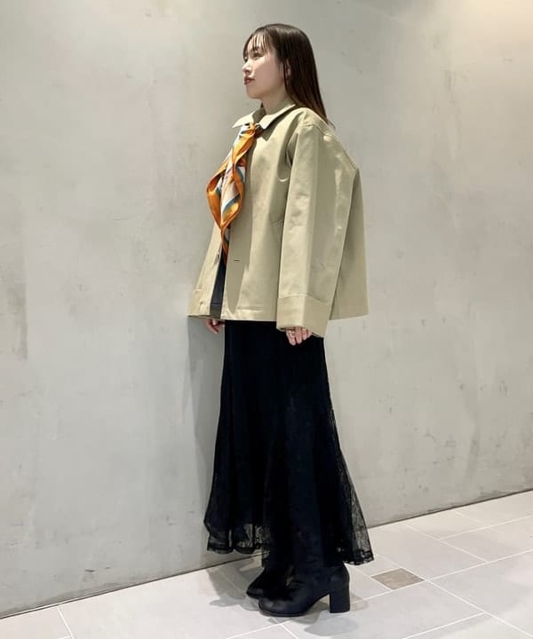 カタヤマ アヤさんの「BEAMS WOMEN｜manipuri / トルクメン スカーフ」を使ったコーディネート