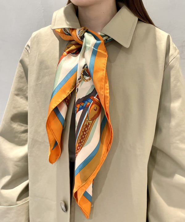 カタヤマ アヤさんの「BEAMS WOMEN｜manipuri / トルクメン スカーフ」を使ったコーディネート
