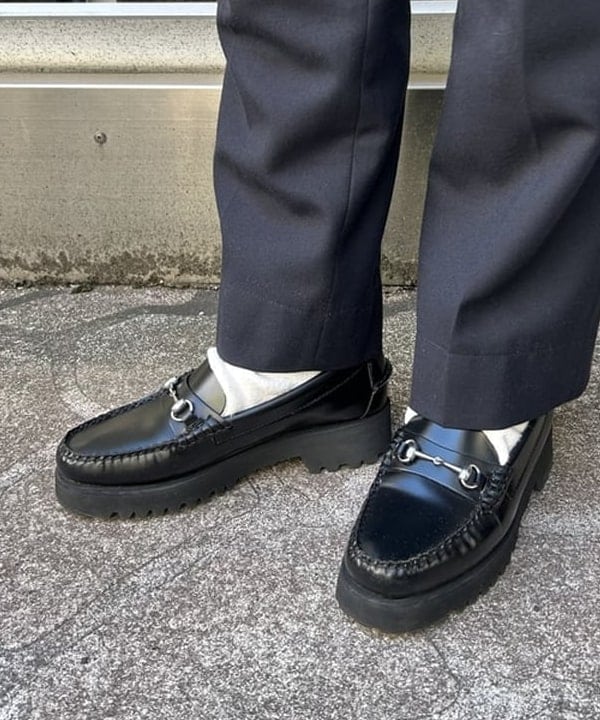 まつむさんの「BEAMS WOMEN｜BEAMS BOY / ポリエステル ウール シンチ バック スラックス」を使ったコーディネート