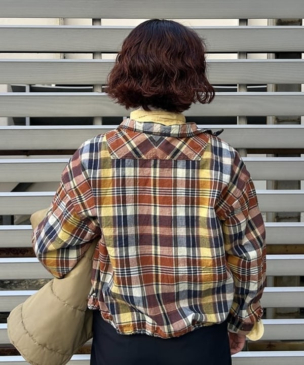 まつむさんの「BEAMS WOMEN｜BEAMS BOY / ポリエステル ウール シンチ バック スラックス」を使ったコーディネート