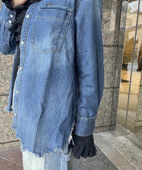 田中 里実さんの「BEAMS WOMEN｜【別注】Lee / ダメージ & リペア ウエスタン シャツ」を使ったコーディネート