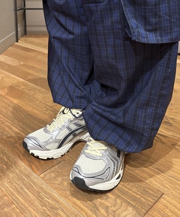 三宅 康平さんの「BEAMS WOMEN｜【別注】Champion / ジップ ジャケット」を使ったコーディネート