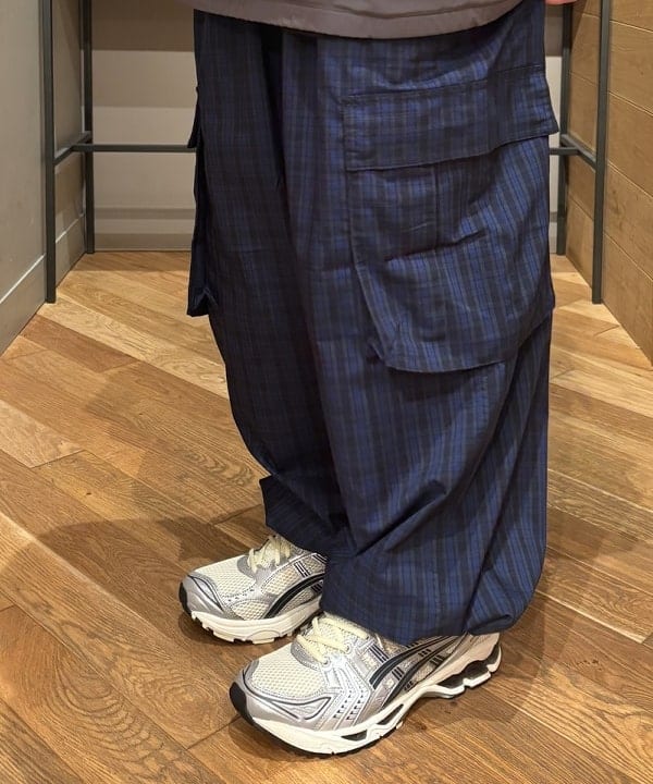 三宅 康平さんの「BEAMS WOMEN｜【別注】Champion / ジップ ジャケット」を使ったコーディネート