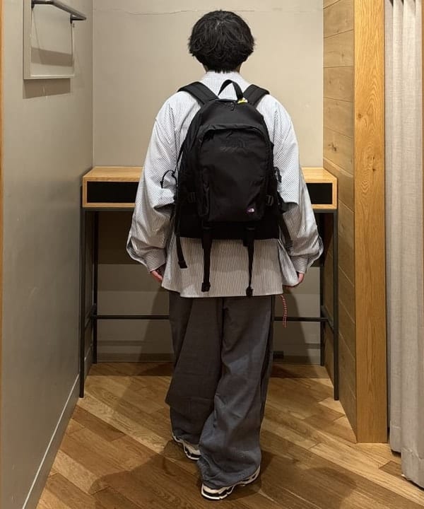 三宅 康平さんの「BEAMS WOMEN｜バルーン イージー パンツ」を使ったコーディネート