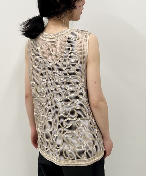 kigoさんの「BEAMS WOMEN｜RBS / テープ 刺繍 ジレ」を使ったコーディネート