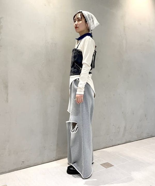 カタヤマ アヤさんの「BEAMS WOMEN｜【別注】PENNEY'S / ボディスーツ ヘンリーネック トップス」を使ったコーディネート