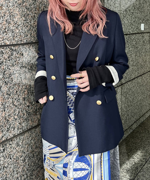 篠崎 香月さんの「BEAMS WOMEN｜ドライギャバジン ６ボタン ダブルジャケット」を使ったコーディネート