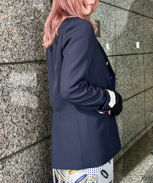 篠崎 香月さんの「BEAMS WOMEN｜ドライギャバジン ６ボタン ダブルジャケット」を使ったコーディネート