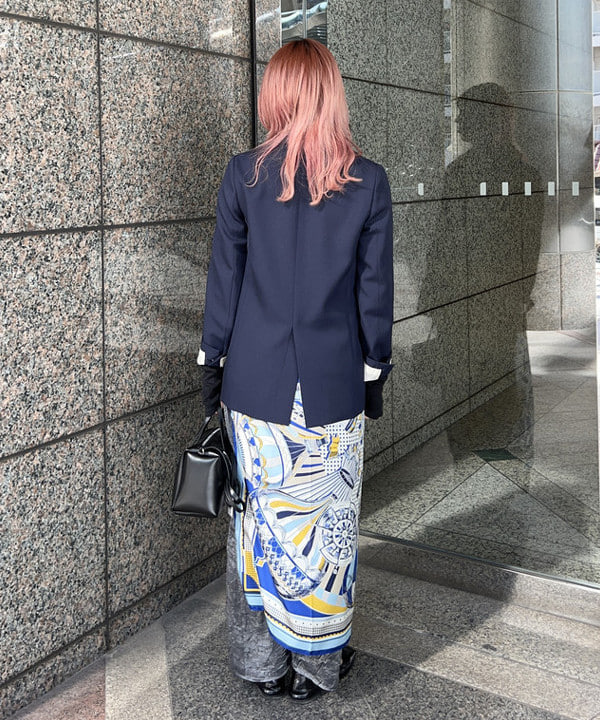 篠崎 香月さんの「BEAMS WOMEN｜ドライギャバジン ６ボタン ダブルジャケット」を使ったコーディネート
