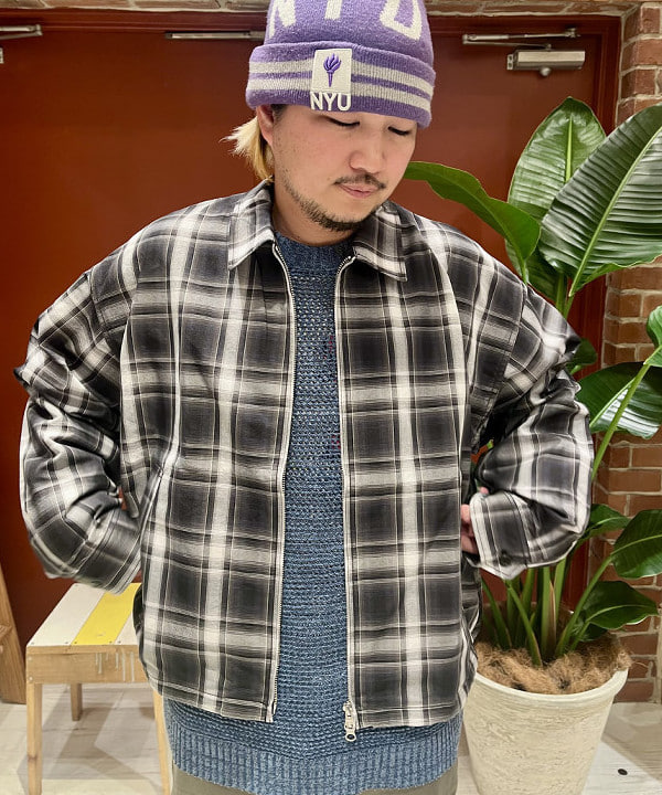 新里 京介さんの「BEAMS WOMEN｜ショート チェック ブルゾン」を使ったコーディネート