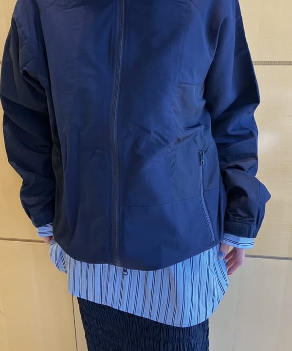 Hazukiさんの「BEAMS WOMEN｜【別注】ne Quittez pas / コットンポプリン シャーリングスカート」を使ったコーディネート