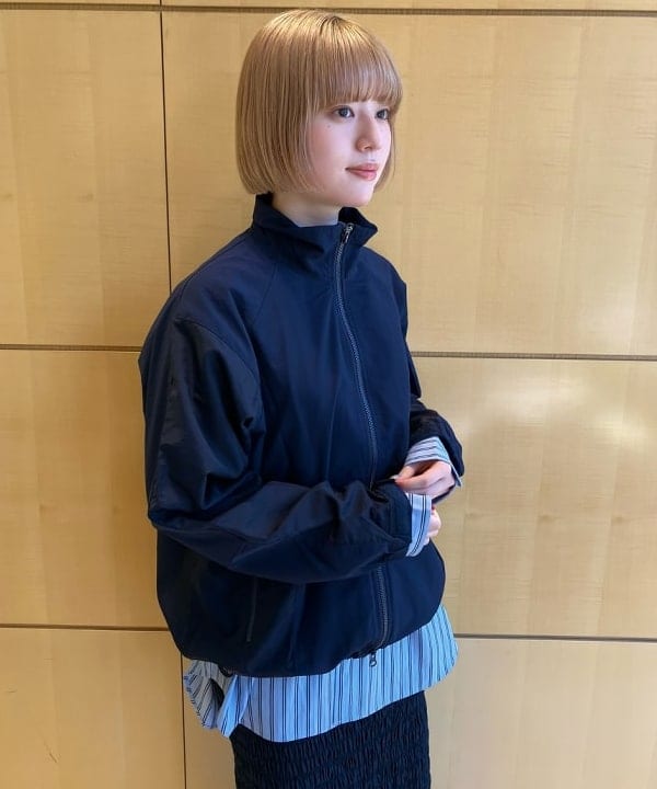 Hazukiさんの「BEAMS WOMEN｜【別注】ne Quittez pas / コットンポプリン シャーリングスカート」を使ったコーディネート