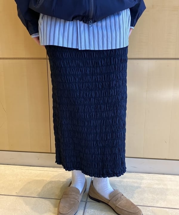 Hazukiさんの「BEAMS WOMEN｜【別注】ne Quittez pas / コットンポプリン シャーリングスカート」を使ったコーディネート