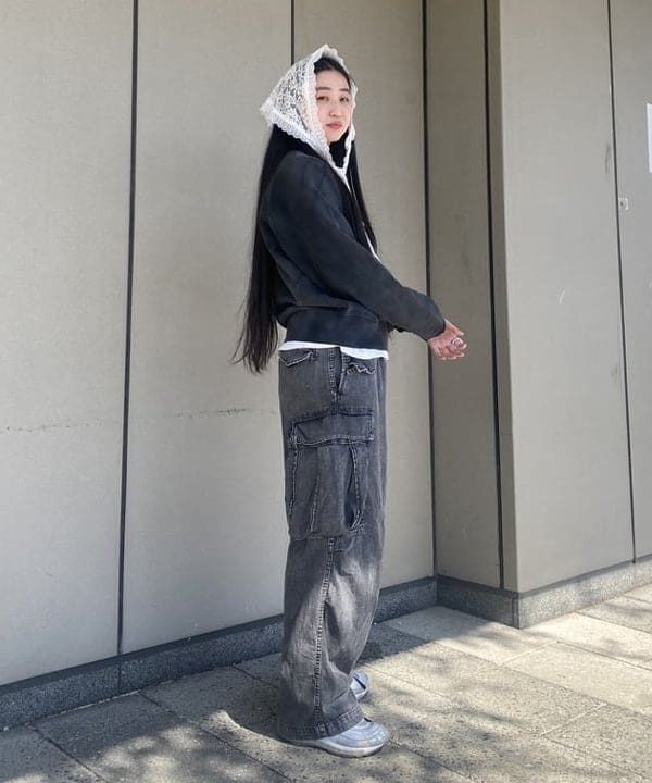 ayaさんの「BEAMS WOMEN｜ビッグ 6ポケット デニム カーゴパンツ」を使ったコーディネート