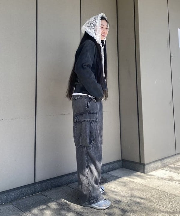 ayaさんの「BEAMS WOMEN｜ビッグ 6ポケット デニム カーゴパンツ」を使ったコーディネート