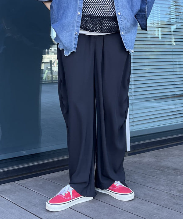 ミナミマリコさんの「BEAMS WOMEN｜ティアドロップ 眼鏡」を使ったコーディネート