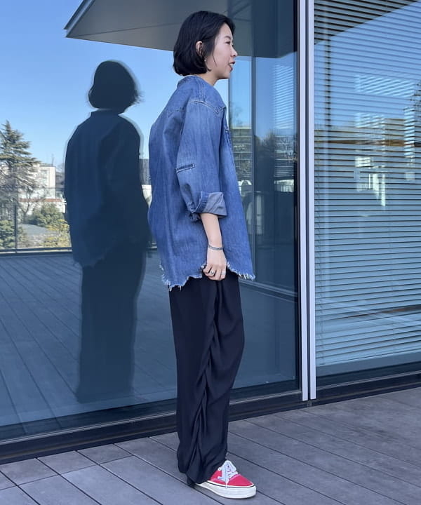 ミナミマリコさんの「BEAMS WOMEN｜ティアドロップ 眼鏡」を使ったコーディネート