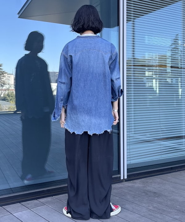 ミナミマリコさんの「BEAMS WOMEN｜ティアドロップ 眼鏡」を使ったコーディネート