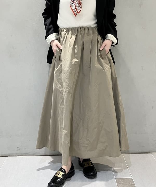 坂本 涼花さんの「BEAMS WOMEN｜ドライギャバジン ６ボタン ダブルジャケット」を使ったコーディネート