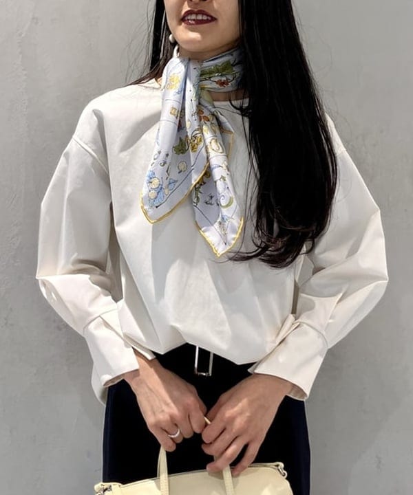 五十峯 さよさんの「BEAMS WOMEN｜Oggi × Demi-Luxe BEAMS / スリットカフス クルーネックブラウス」を使ったコーディネート