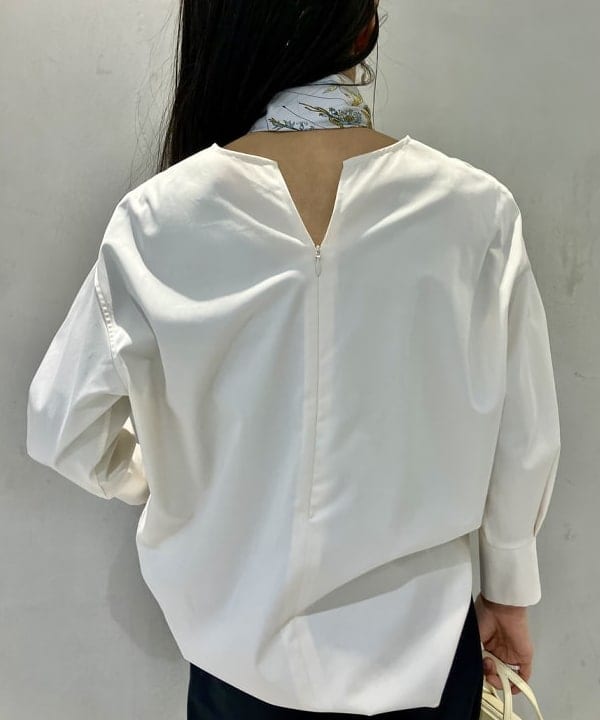 五十峯 さよさんの「BEAMS WOMEN｜Oggi × Demi-Luxe BEAMS / スリットカフス クルーネックブラウス」を使ったコーディネート