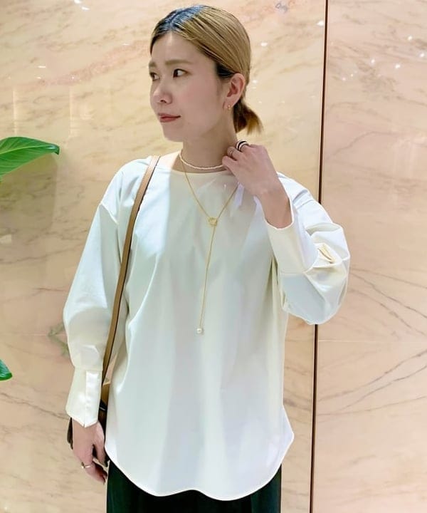 AONO SHIKAMAさんの「BEAMS WOMEN｜Oggi × Demi-Luxe BEAMS / コットン ベルテッドパンツ」を使ったコーディネート