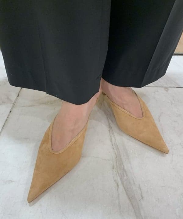 AONO SHIKAMAさんの「BEAMS WOMEN｜Oggi × Demi-Luxe BEAMS / コットン ベルテッドパンツ」を使ったコーディネート
