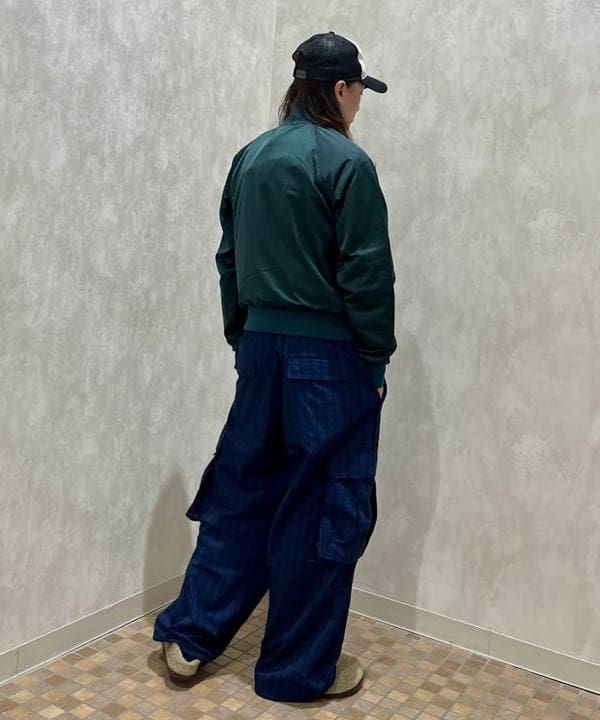 こたろうさんの「BEAMS WOMEN｜【別注】LACOSTE / サテンジャケット」を使ったコーディネート