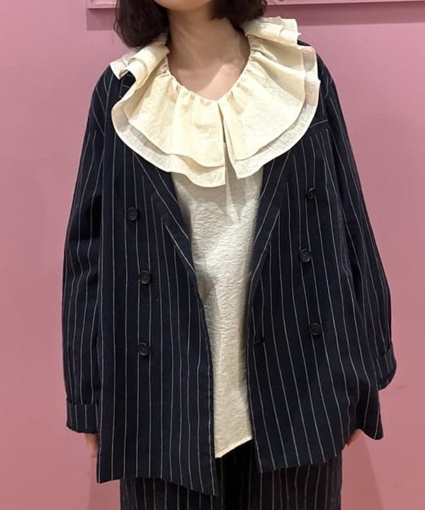 リズさんの「BEAMS WOMEN｜ラッフル ダブルカラー ブラウス」を使ったコーディネート