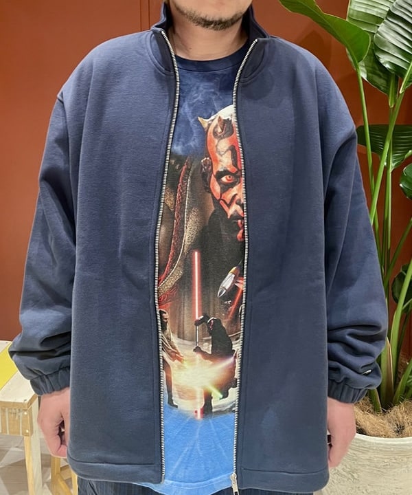 新里 京介さんの「BEAMS WOMEN｜【別注】Champion / ジップ ジャケット」を使ったコーディネート