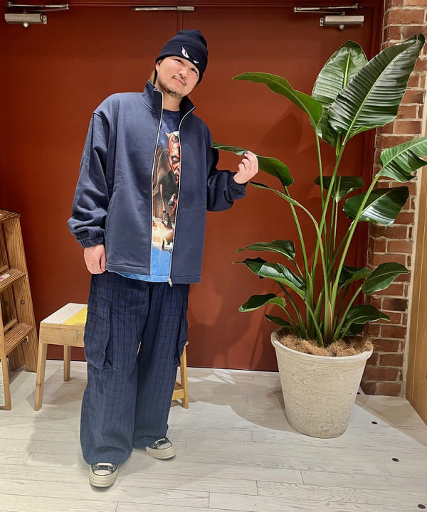 新里 京介さんの「BEAMS WOMEN｜【別注】Champion / ジップ ジャケット」を使ったコーディネート