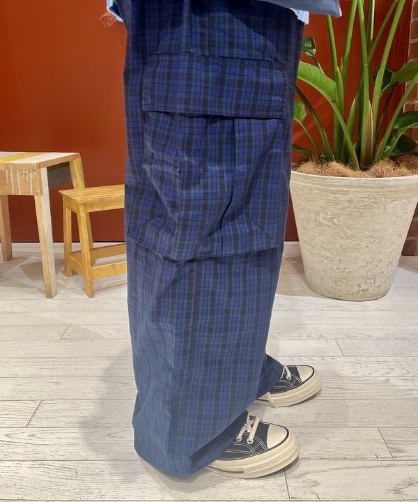 新里 京介さんの「BEAMS WOMEN｜【別注】Champion / ジップ ジャケット」を使ったコーディネート