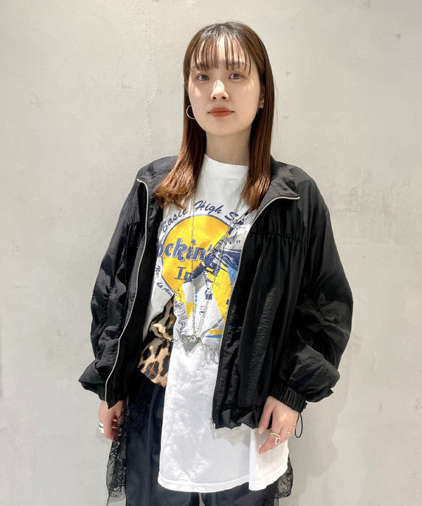 カタヤマ アヤさんの「BEAMS WOMEN｜シアー ギャザー ブルゾン」を使ったコーディネート