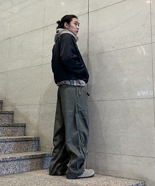 菊田 悠さんの「BEAMS WOMEN｜【別注】LACOSTE / サテンジャケット」を使ったコーディネート