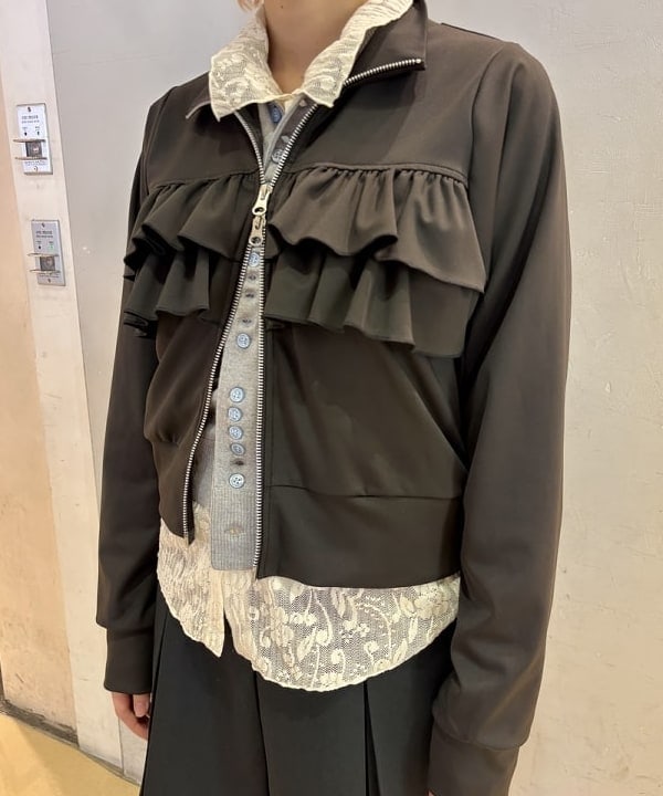 シミズ ネネさんの「BEAMS WOMEN｜【別注】FRED PERRY / Pleated Shorts」を使ったコーディネート