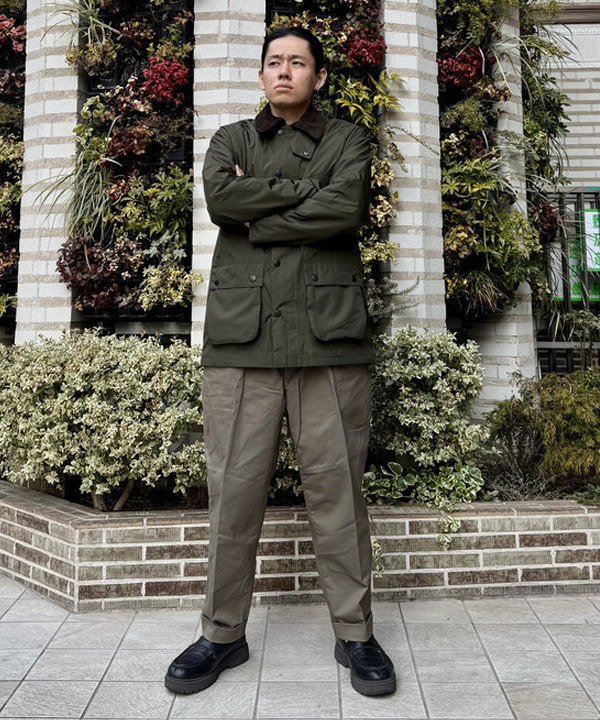 配島 孝明さんの「BEAMS WOMEN｜【別注】Barbour / BEDALE New Barbour Tech Classic Fit」を使ったコーディネート