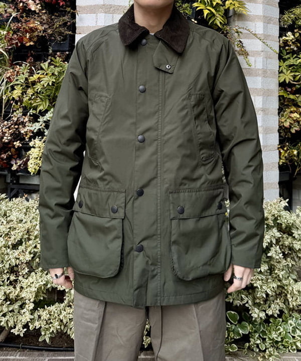 配島 孝明さんの「BEAMS WOMEN｜【別注】Barbour / BEDALE New Barbour Tech Classic Fit」を使ったコーディネート