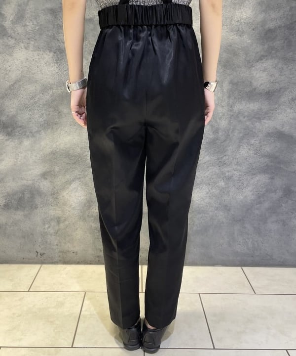 高木 菜央さんの「BEAMS WOMEN｜Demi-Luxe BEAMS / ウエーブ ワイド バングル」を使ったコーディネート