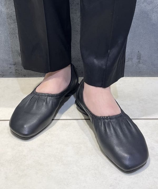 高木 菜央さんの「BEAMS WOMEN｜Demi-Luxe BEAMS / ウエーブ ワイド バングル」を使ったコーディネート
