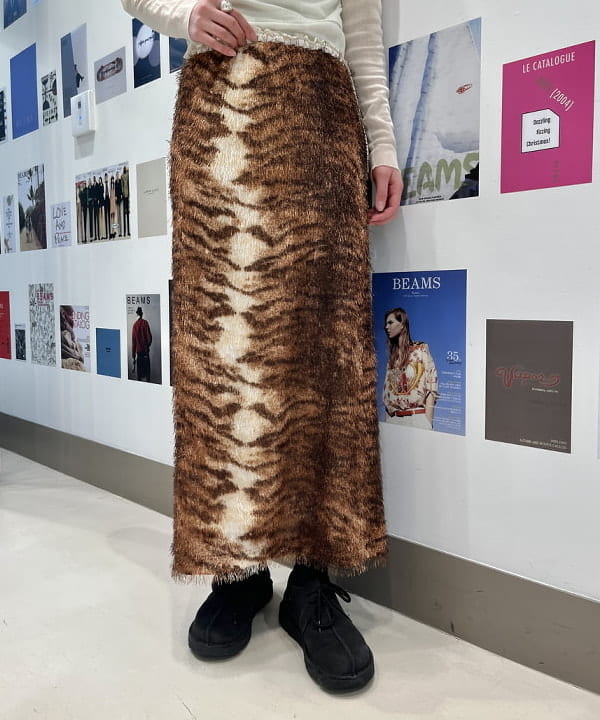 神坂 莉子さんの「BEAMS WOMEN｜フリンジ ファー タイトスカート」を使ったコーディネート