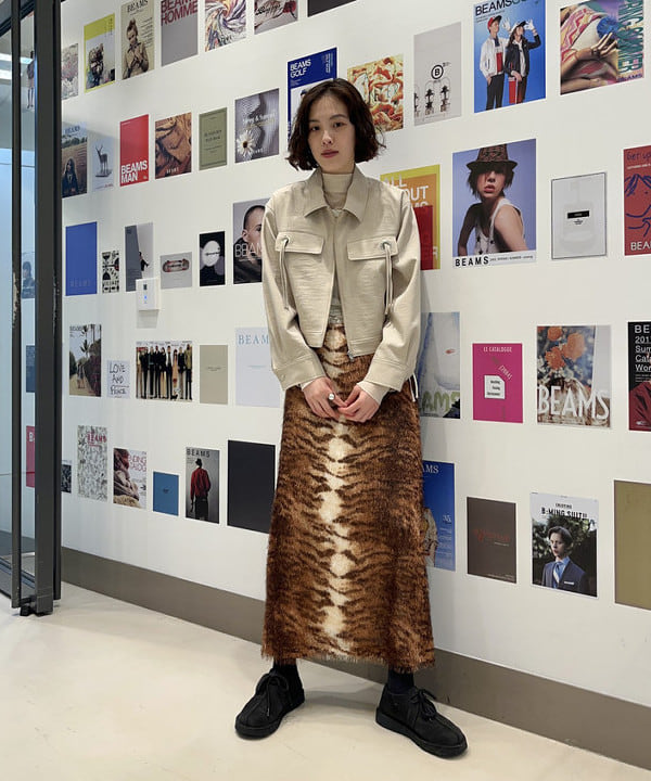 神坂 莉子さんの「BEAMS WOMEN｜フリンジ ファー タイトスカート」を使ったコーディネート