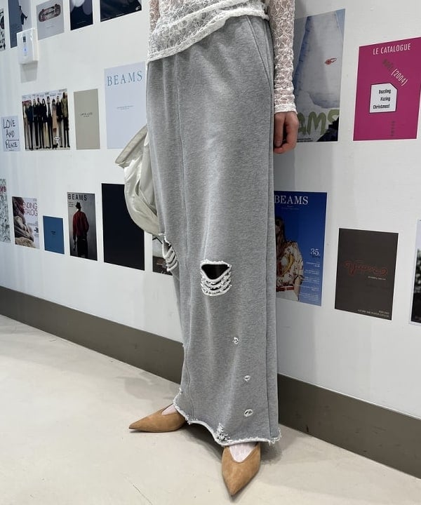 神坂 莉子さんの「BEAMS WOMEN｜ストレッチレース クルーネック Tシャツ」を使ったコーディネート