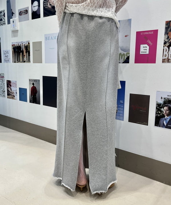 神坂 莉子さんの「BEAMS WOMEN｜ストレッチレース クルーネック Tシャツ」を使ったコーディネート