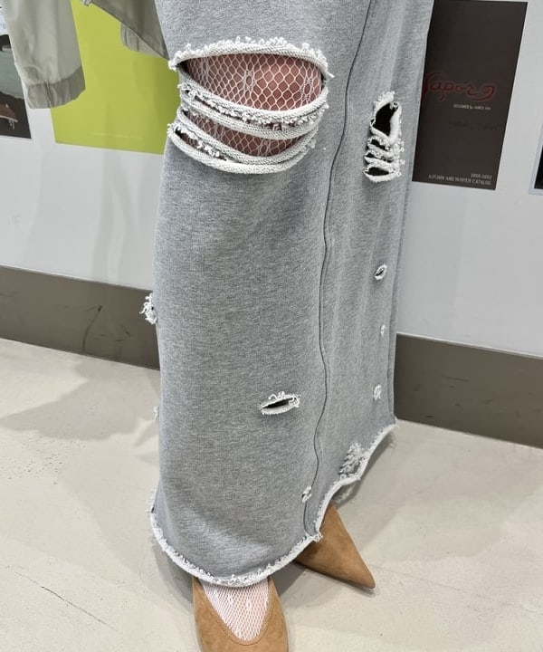 神坂 莉子さんの「BEAMS WOMEN｜ストレッチレース クルーネック Tシャツ」を使ったコーディネート