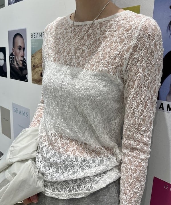 神坂 莉子さんの「BEAMS WOMEN｜ストレッチレース クルーネック Tシャツ」を使ったコーディネート