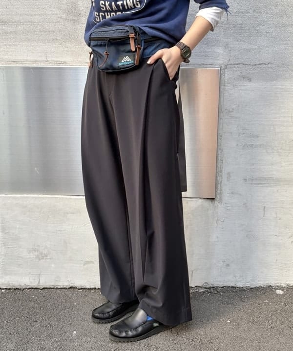 SHINAGAWAさんの「BEAMS WOMEN｜maturely / ディープ タック ワイド スラックス」を使ったコーディネート