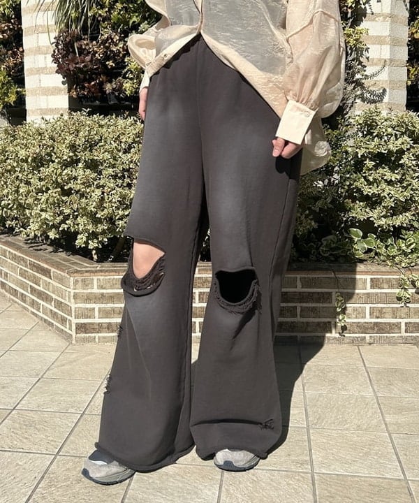 Sakiさんの「BEAMS WOMEN｜シアー ボリューム スリーブ シャツ」を使ったコーディネート
