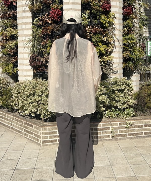 Sakiさんの「BEAMS WOMEN｜シアー ボリューム スリーブ シャツ」を使ったコーディネート